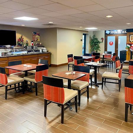 Comfort Suites Near Casinos Norwich Exterior foto